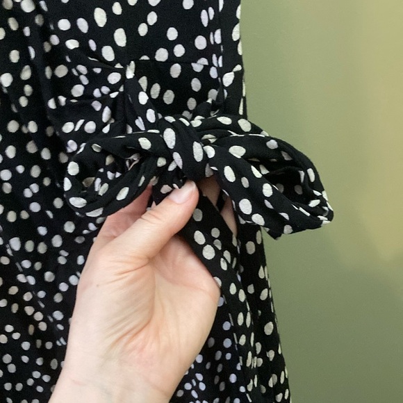 Thyme Maternity Black and White Wrap Midi Dress with Scoop Neck - Picture 5 of 11